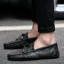 Load image into Gallery viewer, MOCCASINS FOR MEN